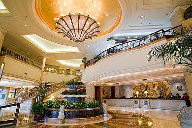 《合金装备3：重制版》和原版画面对比